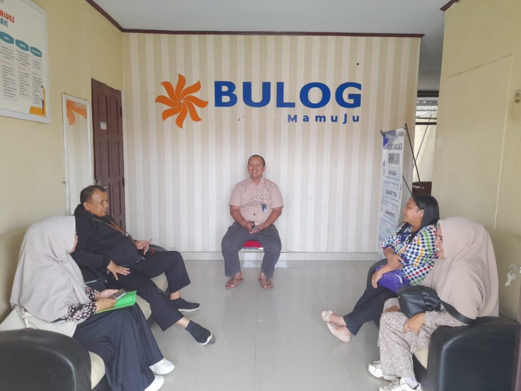 Distapang Sulbar Lakukan Koordinasi dengan Bulog Mamuju Bahas Penyaluran Beras SPHP Periode Juli–Desember 2025