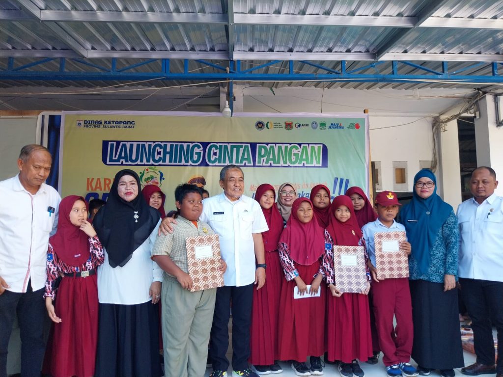 Dinas Ketahanan Pangan Provinsi Sulbar Gelar Launching Cinta Pangan: Aksi Gerakan Selamatkan Pangan di Sekolah Penerima Program Makan Bergizi Gratis Kabupaten Mamuju.