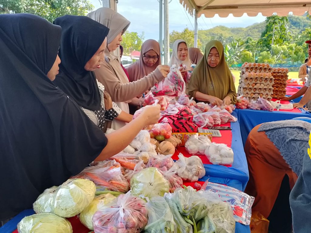 Dinas Ketahanan Pangan Sulbar Gelar Gerakan Pasar Murah di Desa Sumare, Jaga Stabilitas Harga dan Ketahanan Pangan